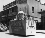 Peters float in parade